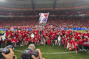 上海海港训练开放日，窗口期回应争议引欢呼，法国杯在即，控场能力受关注(上海海港足球俱乐部官网首页)-华体会体育