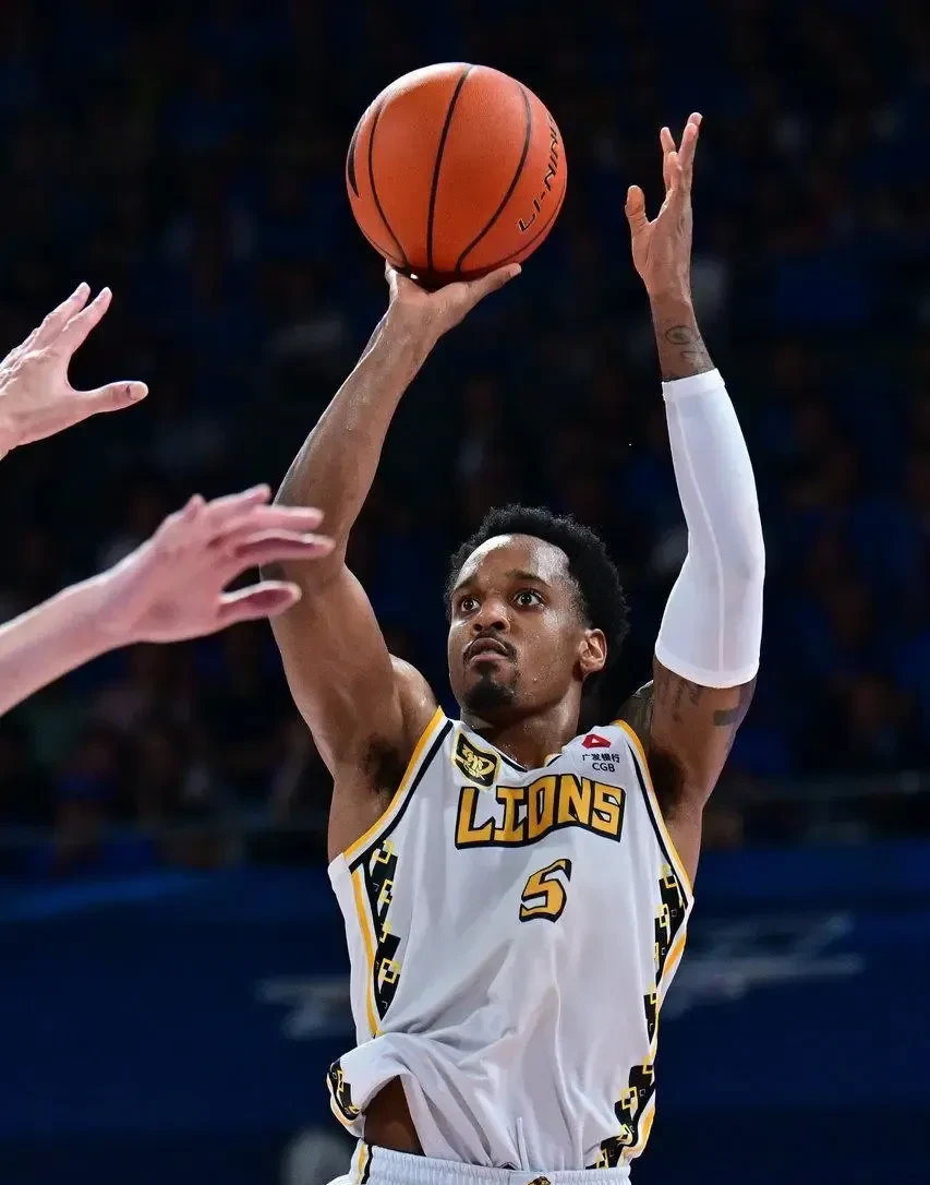 法甲赛程吃紧，广厦男篮加时末段刷新队史纪录，态度坚定，细节决定成败(广厦队最新消息队员)